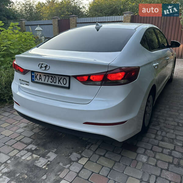 Hyundai Elantra 2017