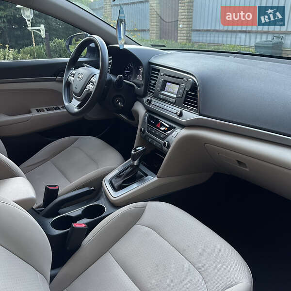 Hyundai Elantra 2017