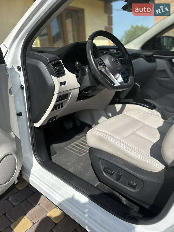 Nissan Rogue Sport 2018