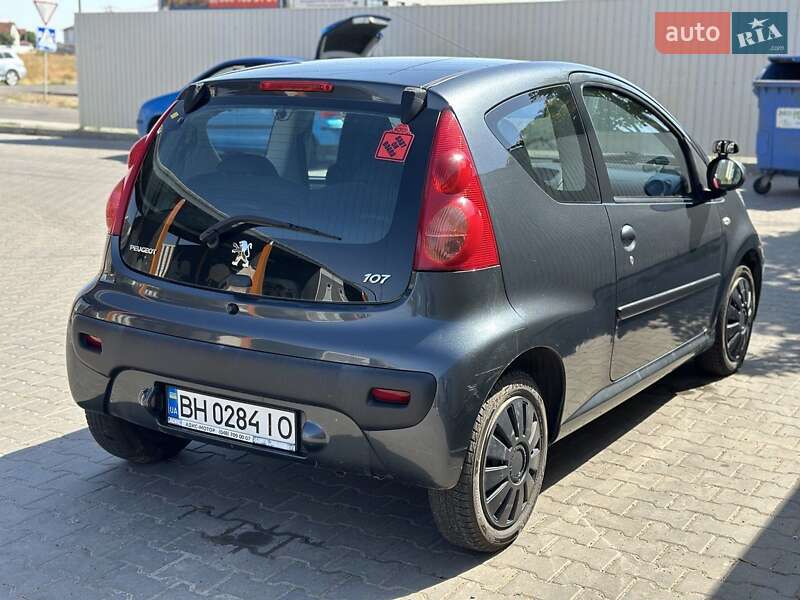 Peugeot 107 2011