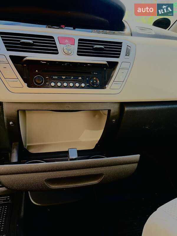 Citroen Grand C4 Picasso 2010