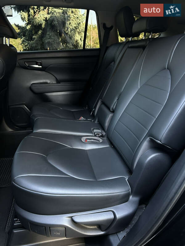 Toyota Highlander 2020