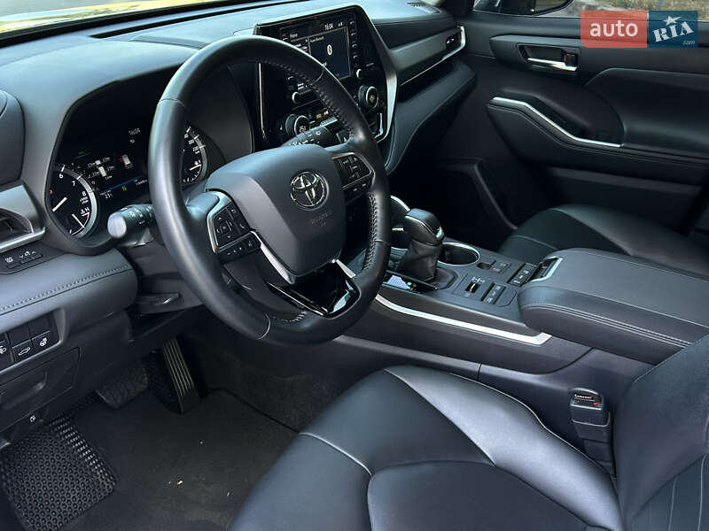 Toyota Highlander 2020