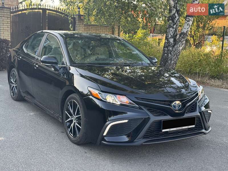 Toyota Camry 2023
