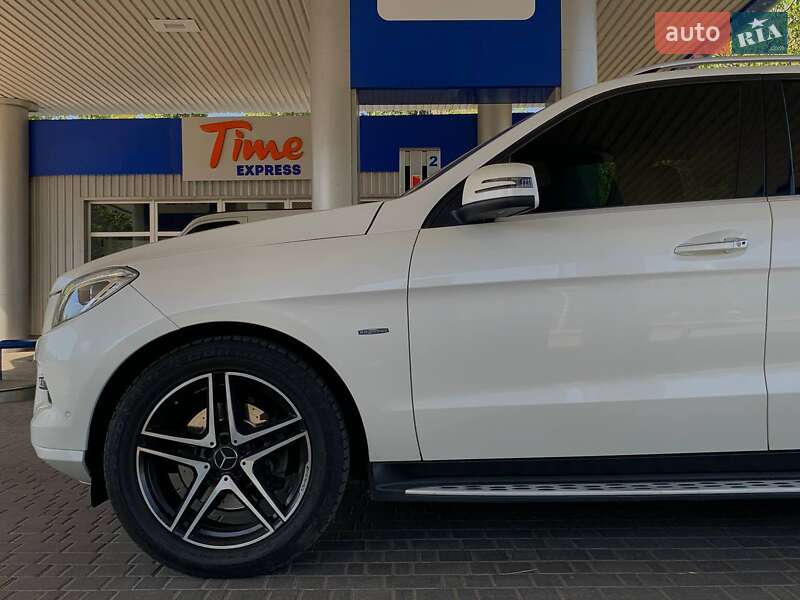 Mercedes-Benz M-Class 2012