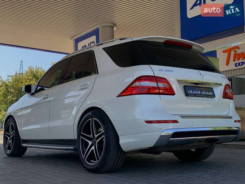 Mercedes-Benz M-Class 2012