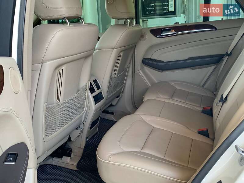 Mercedes-Benz M-Class 2012