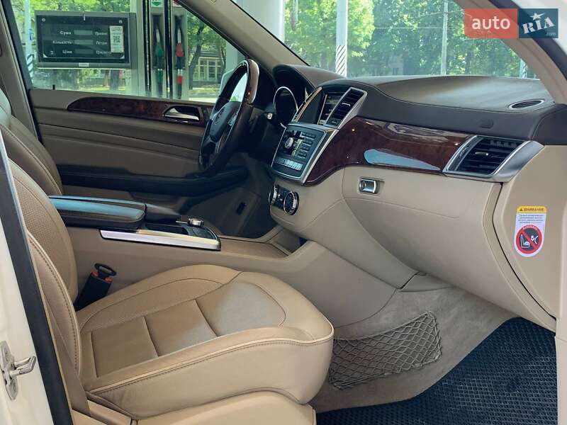 Mercedes-Benz M-Class 2012