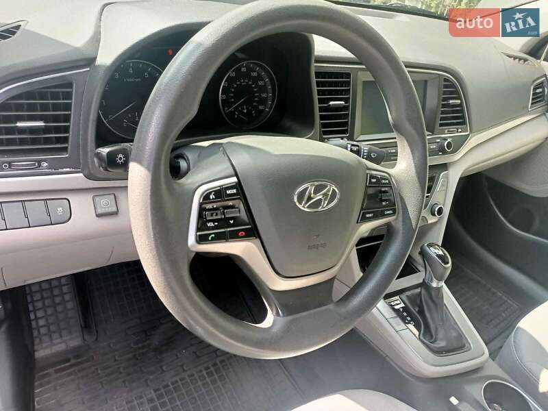 Hyundai Elantra 2016