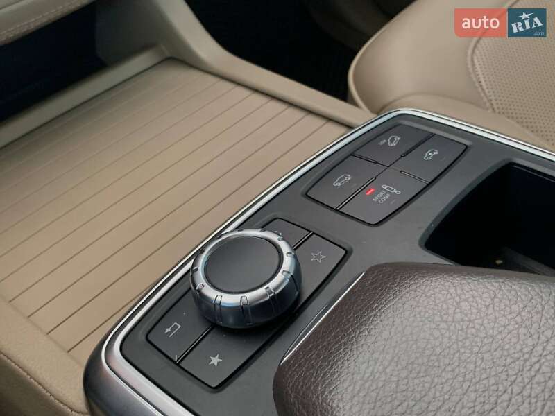 Mercedes-Benz M-Class 2012