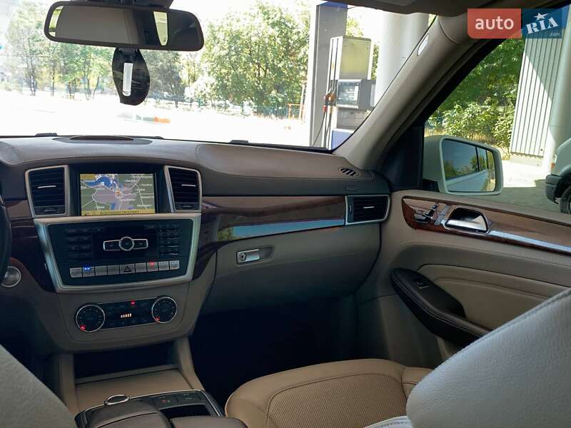 Mercedes-Benz M-Class 2012