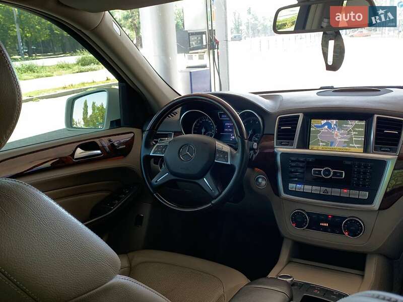 Mercedes-Benz M-Class 2012