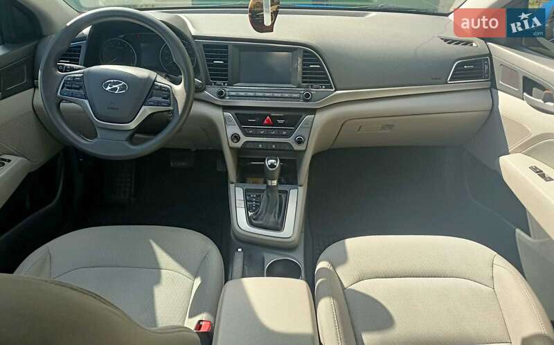 Hyundai Elantra 2016