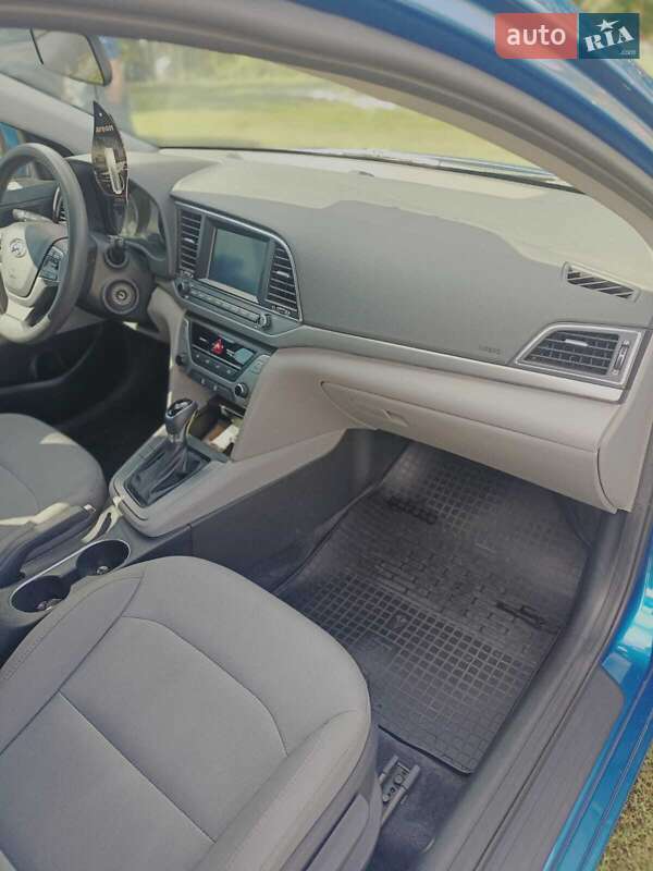 Hyundai Elantra 2016