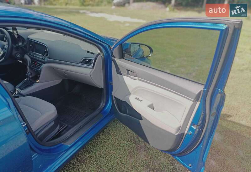 Hyundai Elantra 2016