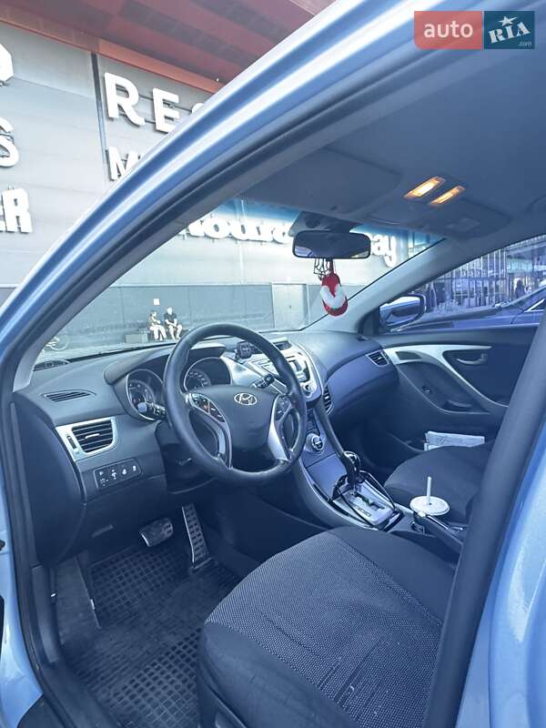 Hyundai Elantra 2013