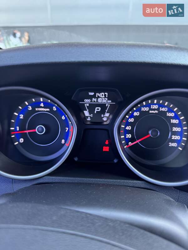 Hyundai Elantra 2013