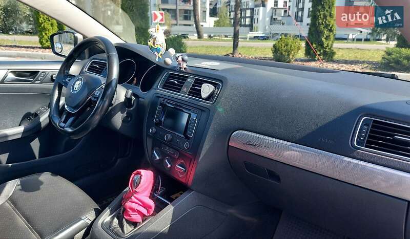 Volkswagen Jetta 2015