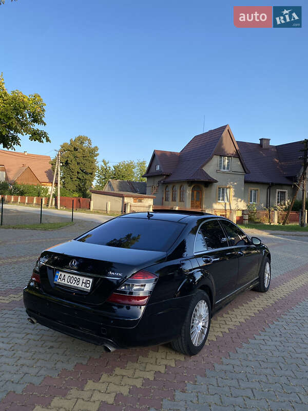 Mercedes-Benz S-Class 2007