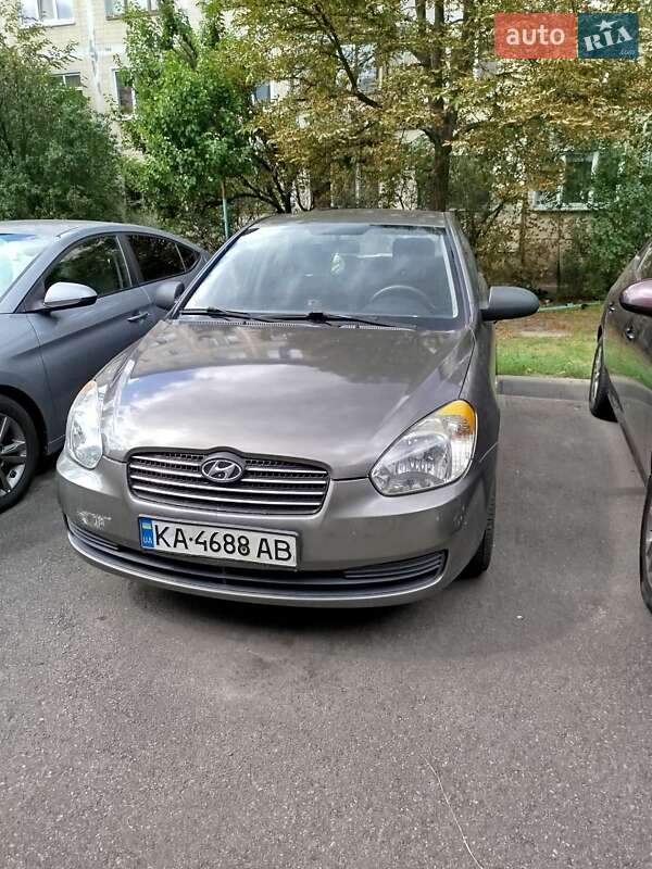 Hyundai Accent 2010