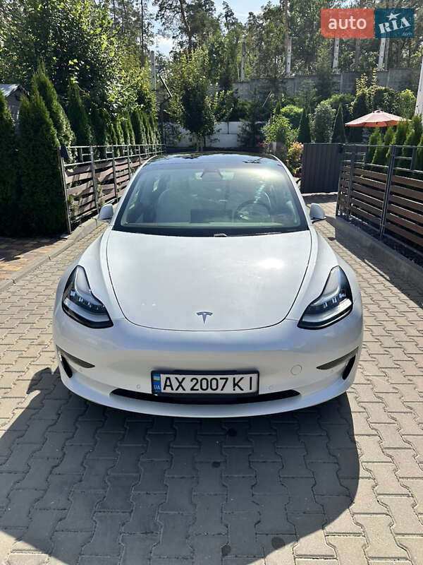Tesla Model 3 2019