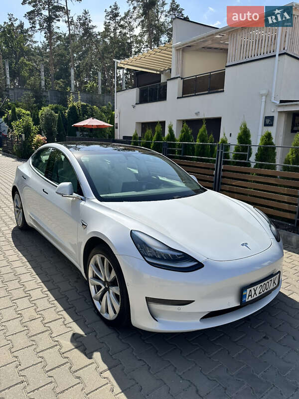 Tesla Model 3 2019