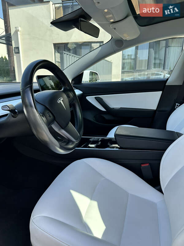 Tesla Model 3 2019