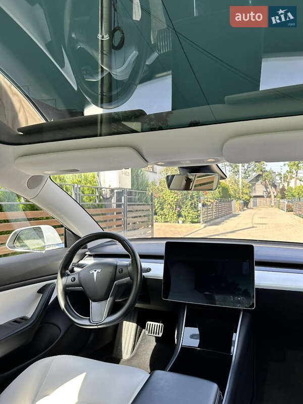 Tesla Model 3 2019