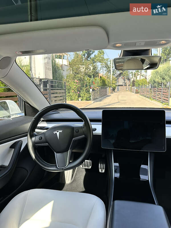 Tesla Model 3 2019