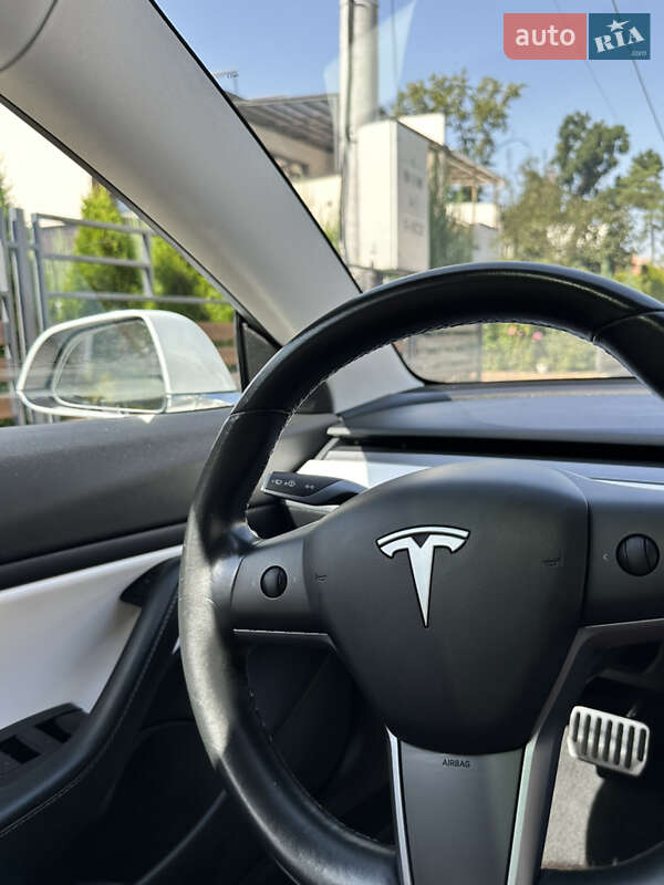 Tesla Model 3 2019