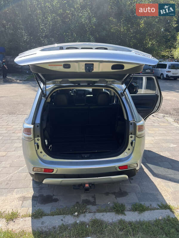 Mitsubishi Outlander 2015