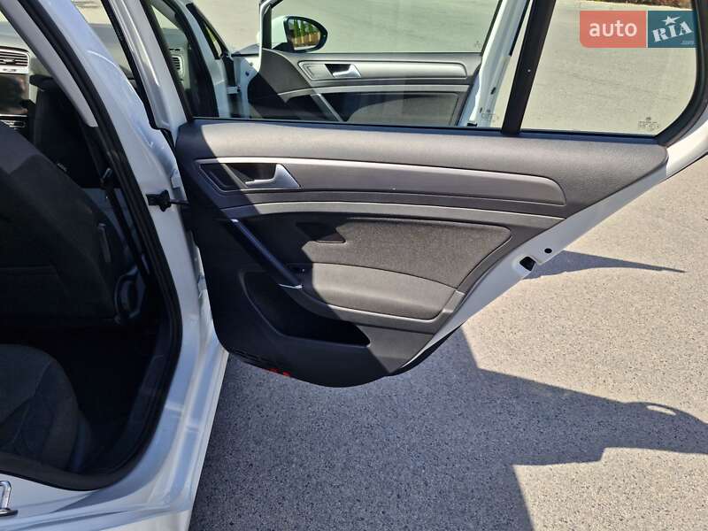 Volkswagen e-Golf 2020