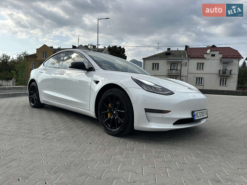Tesla Model 3 2020
