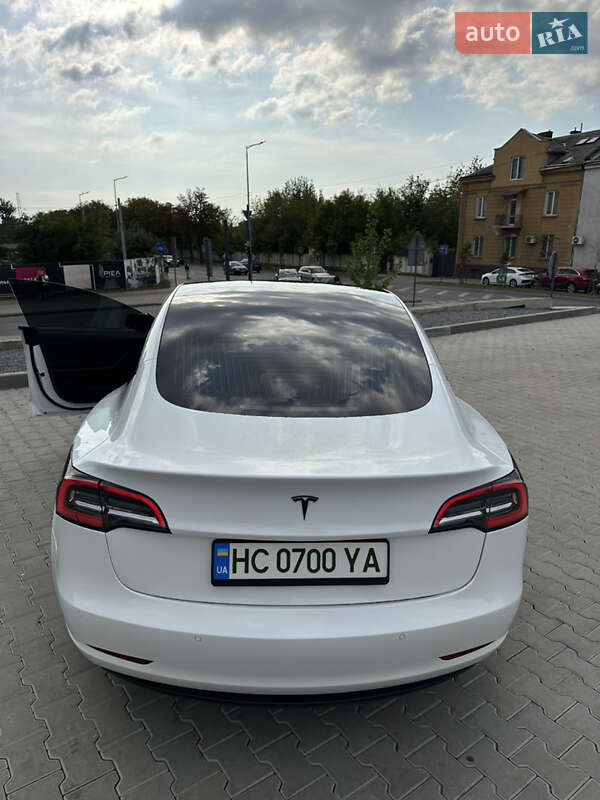 Tesla Model 3 2020