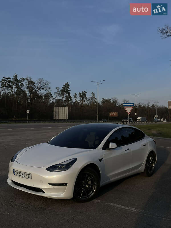Tesla Model 3 2021