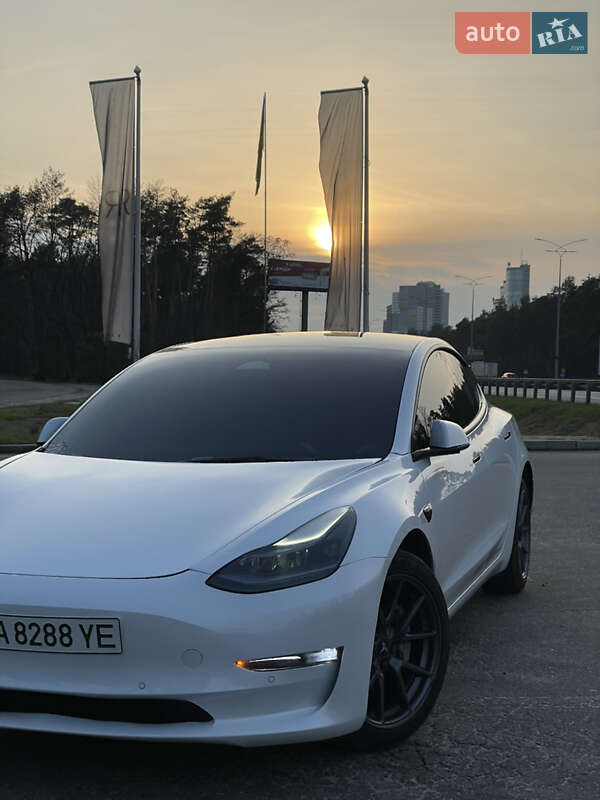 Tesla Model 3 2021