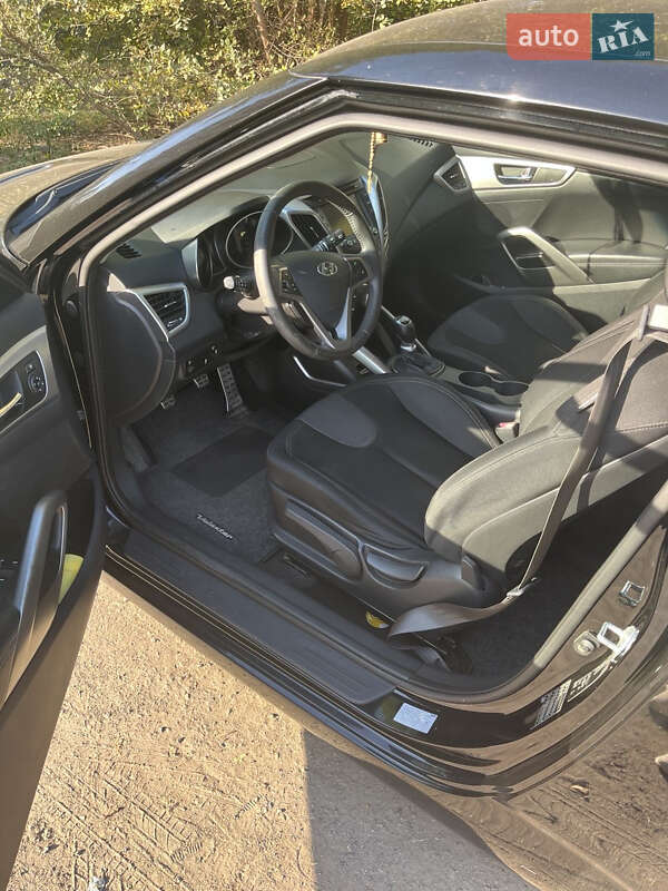 Hyundai Veloster 2011