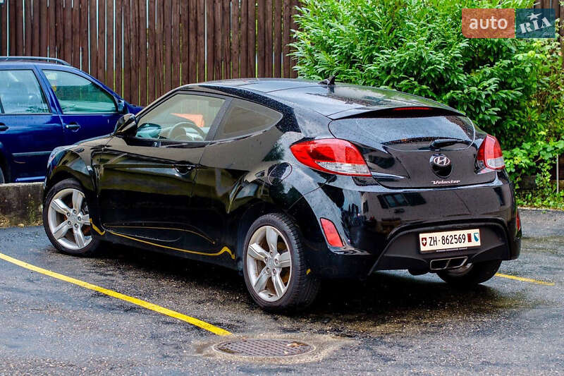Hyundai Veloster 2011
