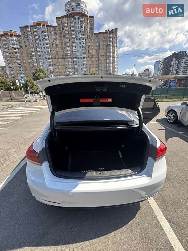 Hyundai Genesis 2015