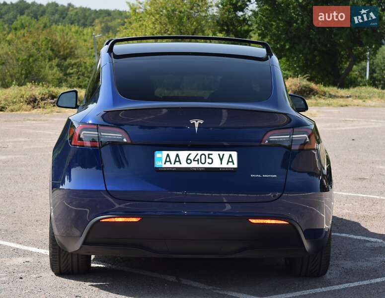 Tesla Model Y 2021