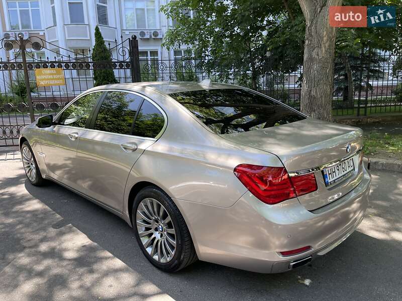 BMW 7 Series 2011