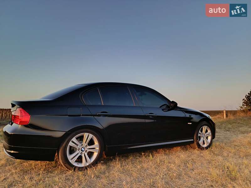 BMW 3 Series 2009