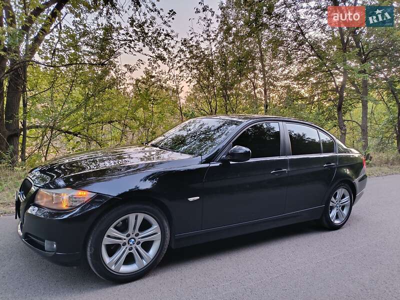 BMW 3 Series 2009