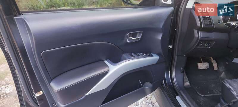 Mitsubishi Outlander 2009