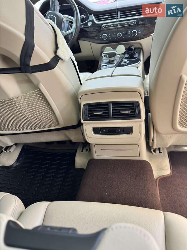 Audi Q7 2016
