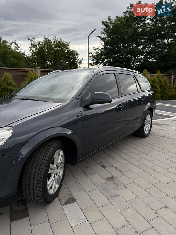 Opel Astra 2010