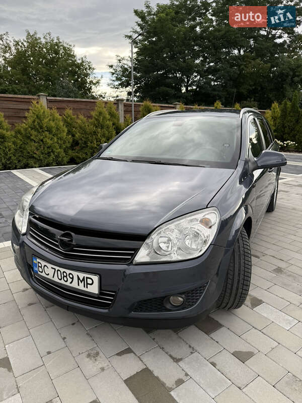 Opel Astra 2010