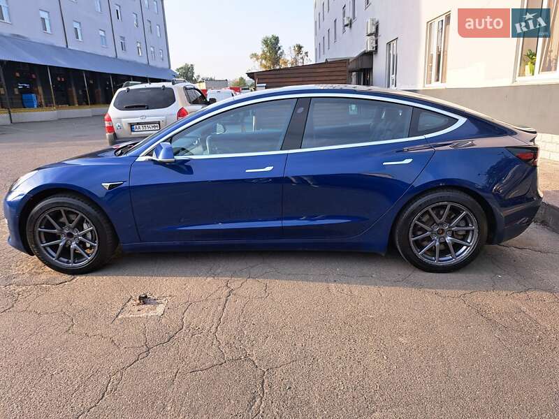 Tesla Model 3 2020