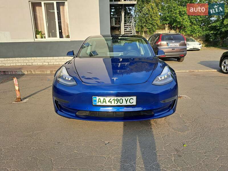 Tesla Model 3 2020