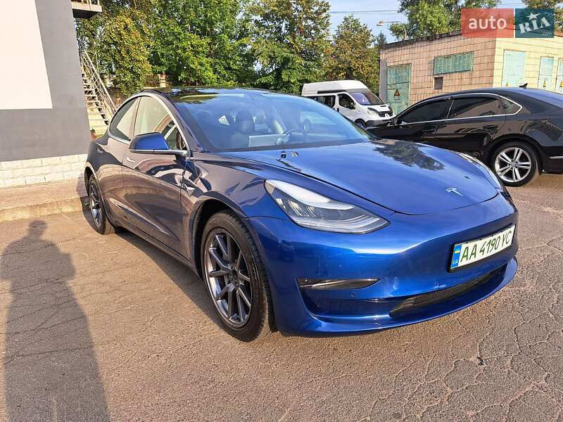 Tesla Model 3 2020